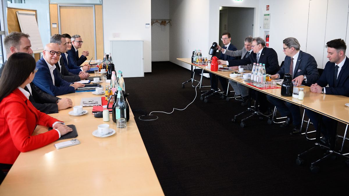 Gewerkschaft-nicht-zufrieden-Erstes-Angebot-Bahn-bietet-GDL-sechs-Prozent-mehr-Lohn