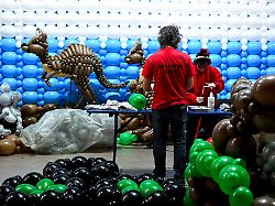 Bayern: Kunst aus Ballons - Weltreise durch bunte Skulpturen