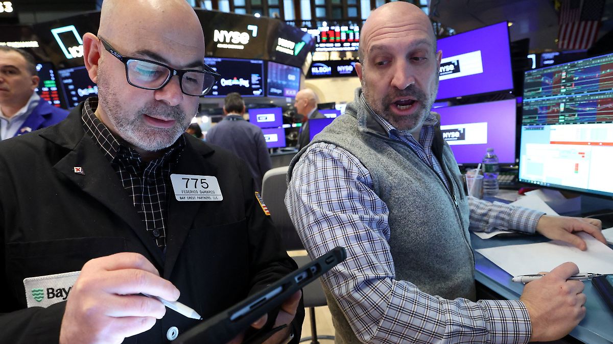 Ern-chternde-Einzelhandelsdaten-US-B-rsen-finden-nach-Konzernbilanzen-keine-klare-Richtung