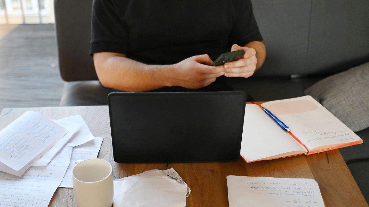 Toxische-Firmenkultur-Stellenanzeigen-Finger-weg-wenn-das-nicht-im-Text-steht