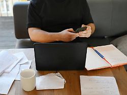 Toxische Firmenkultur: Stellenanzeigen: Finger weg, wenn das (nicht) im Text steht