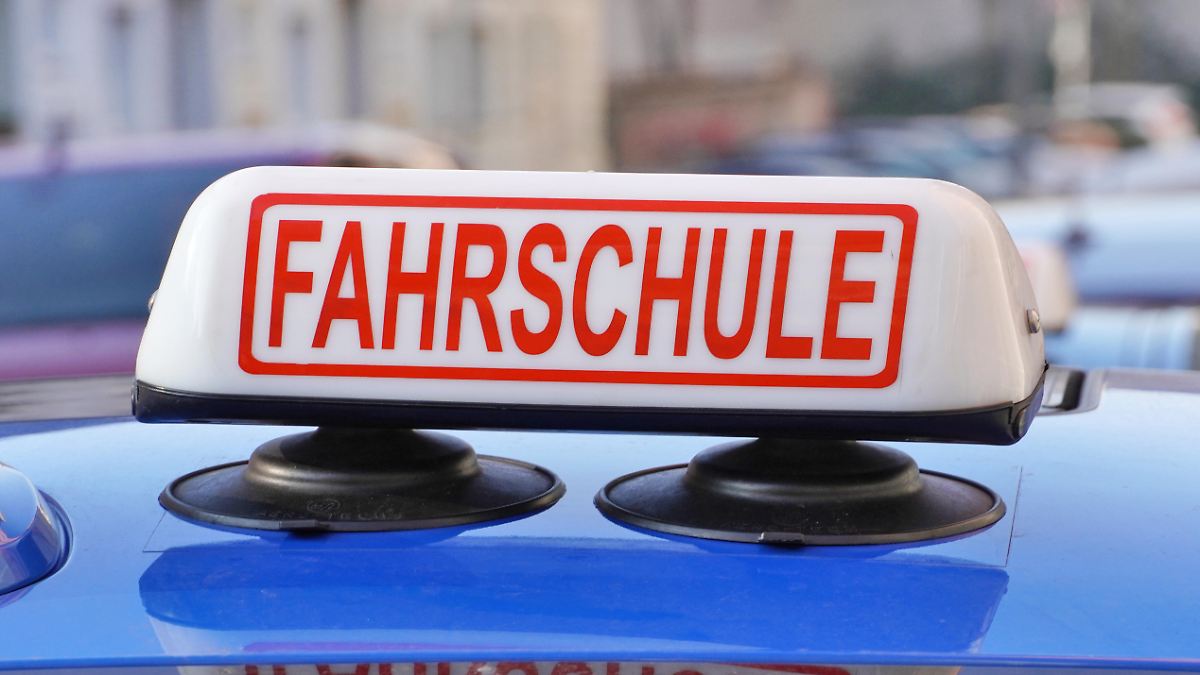 Hohe-Kosten-f-r-F-hrerschein-Viele-Fahrsch-ler-rasseln-durch-die-Pr-fung