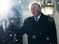 Atomgespräche im Oman : Trump droht Iran mit Entsendung weiterer Flotte