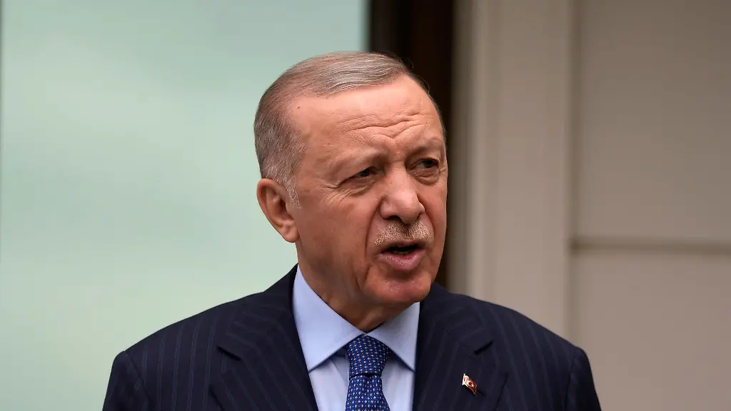 Erdogan-bildet-erstmals-seit-der-Parlaments-und-Praesidentenwahl-2023-sein-Kabinett-um