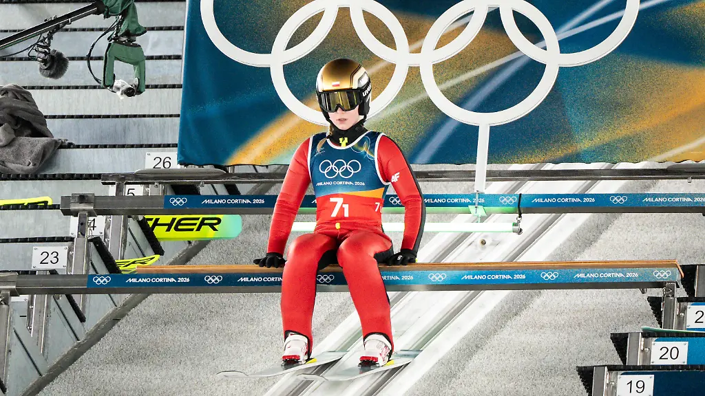 Ski-jumping-Skispringen-Ski-nordisch-Milano-Cortina-2026-Winter-Olympics-Day-4-Pola-Beltowska-during-Milano-Cortina-2026-Winter-Olympics-ski-jumping-mixed-team-competition-in-Predazzo-on-February-10-2026-Predazzo-Italy-PUBLICATIONxNOTxINxFRA-Copyright-xFotoxOlimpikx-originalFilename-jastrzebowski-skijumpi260210-npK4k