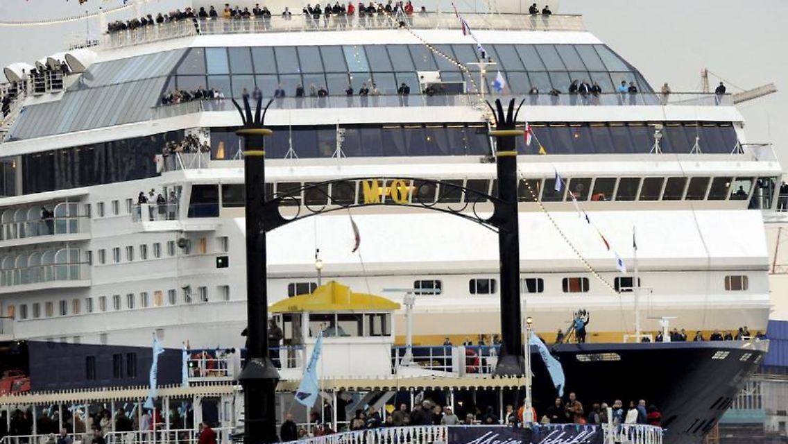 Tui Cruises, die Deilmann-Reederei, aber auch Aida Cruises und Plantours & Partner verlangen von ihren Kreuzfahrt-Passagieren einen Treibstoffzuschlag.