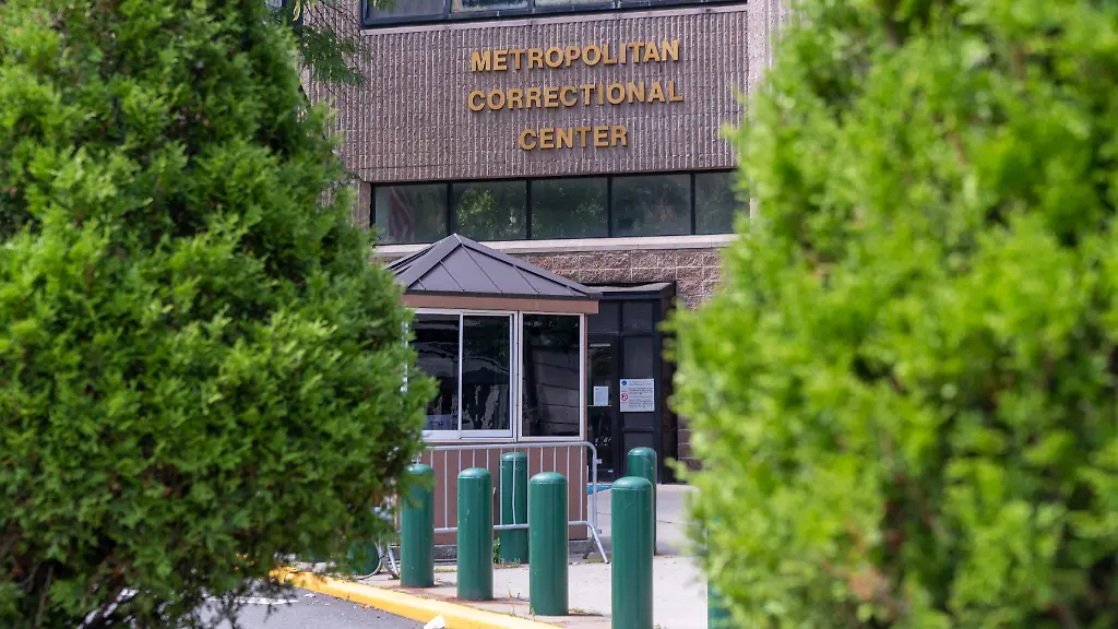 NEW-YORK-NY-AUGUST-10-The-Metropolitan-Correctional-Facility-where-Jeffrey-Epstein-was-found-dead-in-his-jail-cell-is-seen-on-August-10-2019-in-New-York-City-The-financier-who-faced-sex-trafficking-charges-reportedly-committed-suicide-overnight-by-hanging