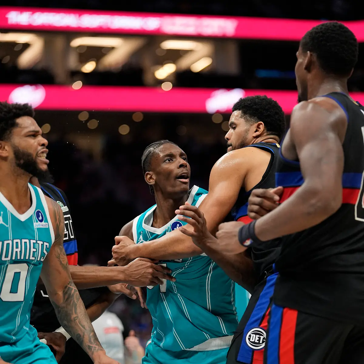 2026-02-10T033836Z_173870256_MT1USATODAY28197205_RTRMADP_3_NBA-DETROIT-PISTONS-AT-CHARLOTTE-HORNETS (1)