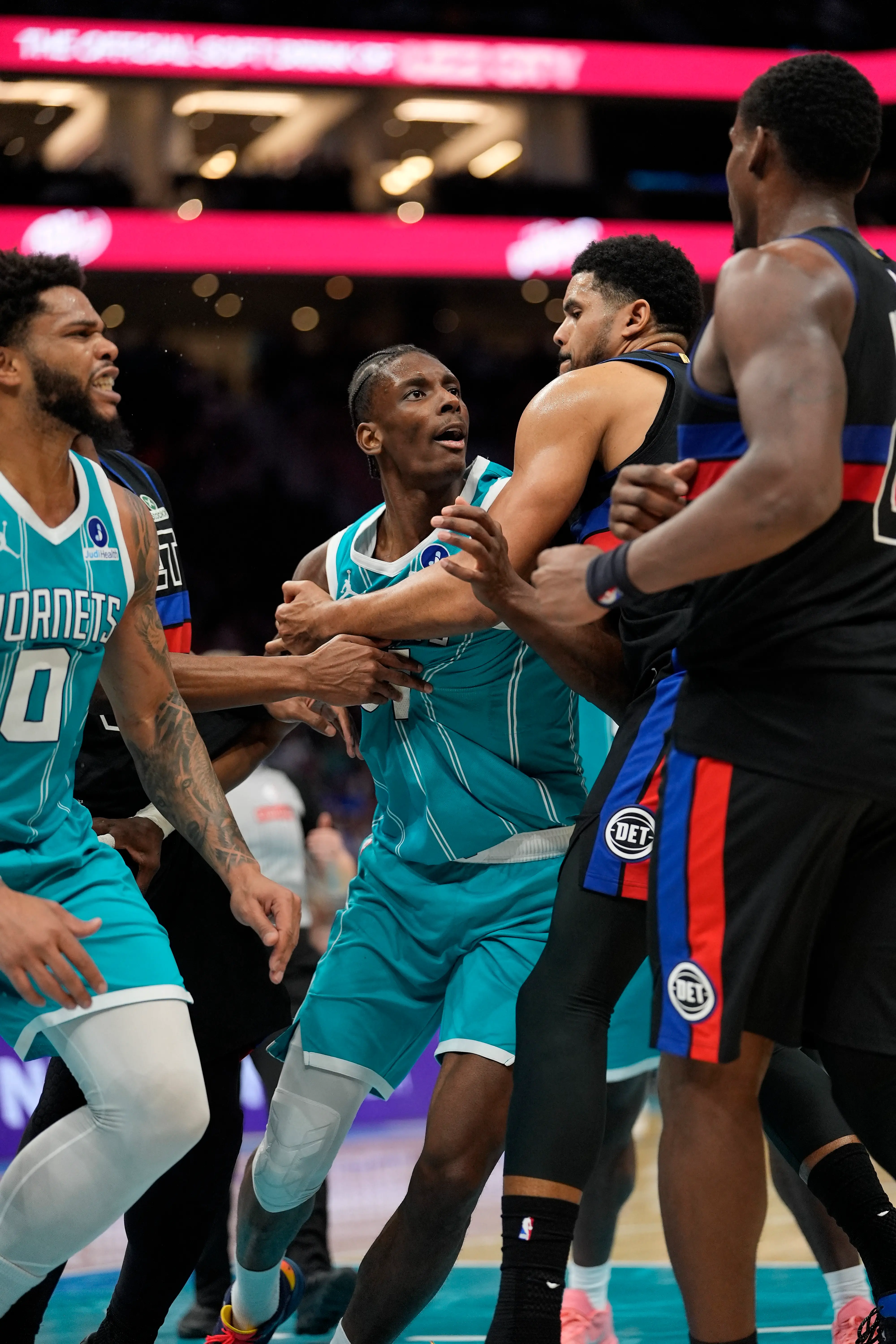 2026-02-10T033836Z_173870256_MT1USATODAY28197205_RTRMADP_3_NBA-DETROIT-PISTONS-AT-CHARLOTTE-HORNETS (1)