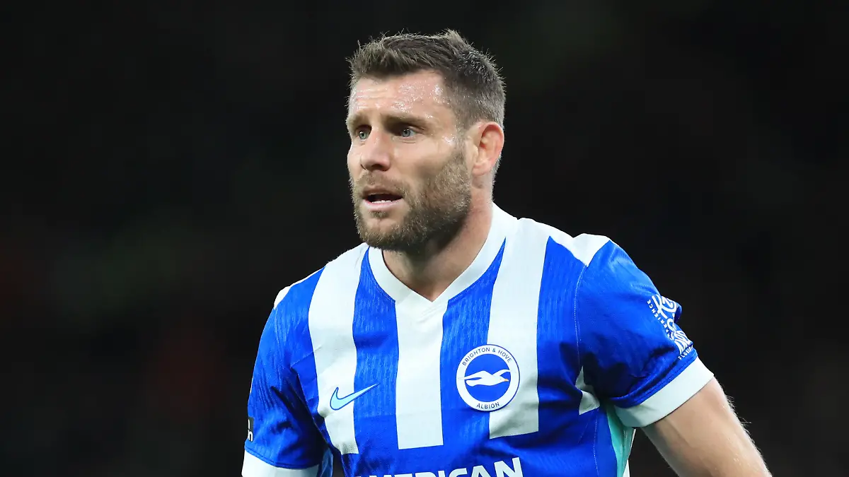 25th-October-2025-Old-Trafford-Manchester-England-Premier-League-Football-Manchester-United-versus-Brighton-and-Hove-Albion-James-Milner-of-Brighton-and-Hove-Albion