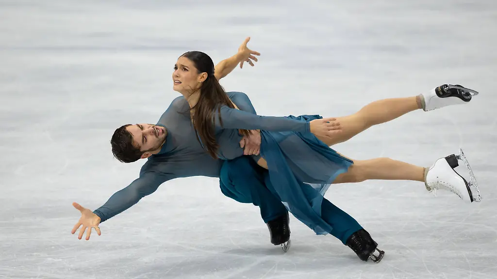 February-11-2026-Milano-Lombardy-Italy-Guillaume-Cizeron-and-Laurence-Fournier-Beaudry-of-France-perform-in-Figure-skating-Eiskunstlauf-Ice-dancing-Eistanzen-Free-program-and-win-the-gold-medal-during-the-2026-Winter-Olympics-at-the-Milano-Ice-Skating-Arena-on-Wednesday-in-Milano-Milano-Italy-ZUMAj89-20260211-oly-j89-064-Copyright-xPaulxKitagakixJr