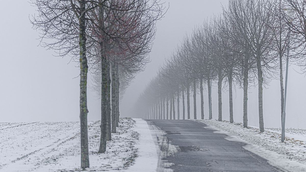 Kalte Luft aus dem Norden bringt Schnee und Gl&auml;tte