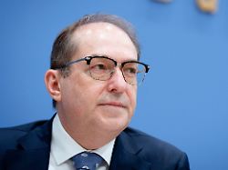 Einsparungen eine "Katastrophe": SPD kritisiert Dobrindt wegen Integrationskursen scharf