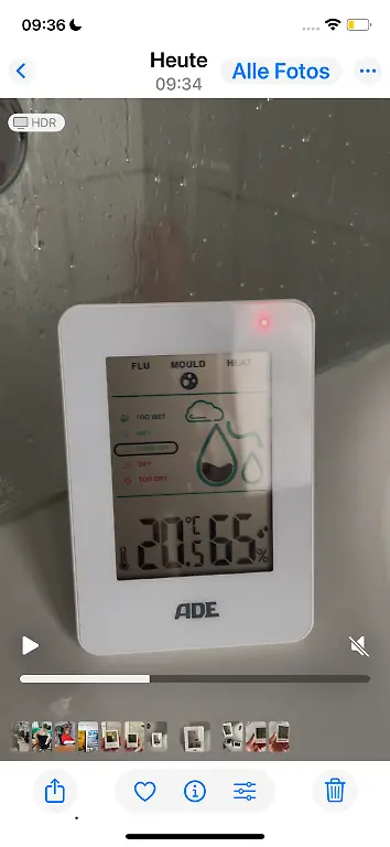 Rotes-Warnlicht-Beim-ADE-Hygrometer-ist-die-Warnfunktion-fuer-Feuchtigkeit-gut-zu-erkennen