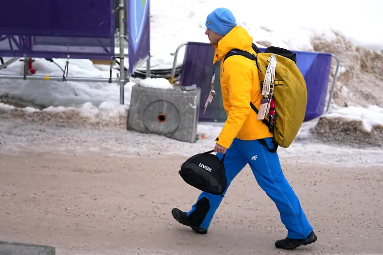 Olympia-Olympische-Winterspiele-Mailand-Cortina-2026-Skeleton-Maenner-Wladislaw-Heraskewytsch-Ukraine-laeuf-zum-Starthaus