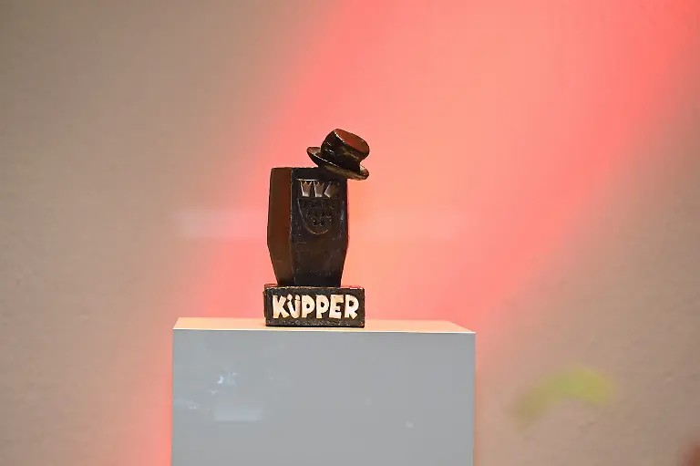 Verleihung-des-Karl-Kuepper-Preis-der-seit-2020-jedes-Jahr-durch-die-Freunde-und-Foerderer-des-Koelnischen-Brauchtums-und-dem-Festkomitee-Koelner-Karneval-vergeben-wird