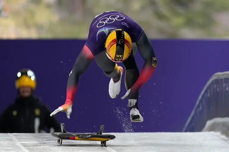 Olympia-Olympische-Winterspiele-Mailand-Cortina-2026-Skeleton-Maenner-Einzel-Training-Christopher-Grotheer-Deutschland-startet-zu-einem-Trainingslauf