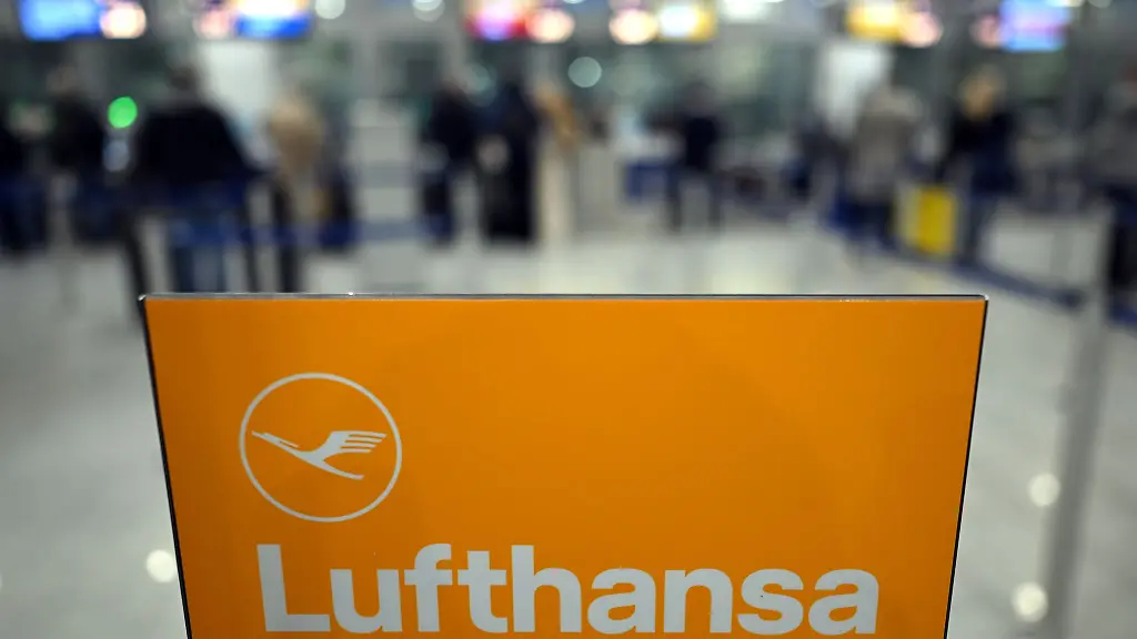 Am-Flughafen-Duesseldorf-fielen-am-Donnerstag-durch-die-Streiks-12-von-13-Fluegen-aus