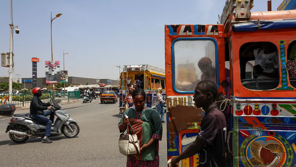 2024-03-21T050214Z_175794874_RC2OP6AHVUDT_RTRMADP_3_SENEGAL-ELECTION