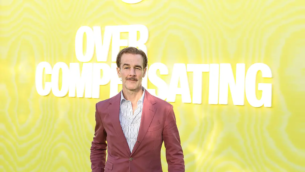 FILE-James-Van-Der-Beek-Dead-At-48-Dawson-s-Creek-star-James-Van-Der-Beek-dies-at-48-on-Wednesday-February-11-2026-following-years-long-battle-with-colorectal-cancer-HOLLYWOOD-LOS-ANGELES-CALIFORNIA-USA-MAY-14-American-actor-James-Van-Der-Beek-arrives-at-the-Los-Angeles-Premiere-Of-Amazon-Prime-Video-s-Overcompensating-Season-1-held-at-the-Hollywood-Palladium-on-May-14-2025-in-Hollywood-Los-Angeles-California-United-States