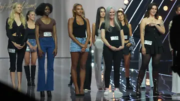 Nach den Herren dürfen sich nun auch die Frauen vor den Augen von Heidi Klum und Jean Paul Gaultier beweisen - Quelle ProSieben Daniel Graf
