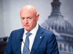 Aufruf zur Befehlsverweigerung: US-Richter stoppt Pentagon-Feldzug gegen Senator Kelly