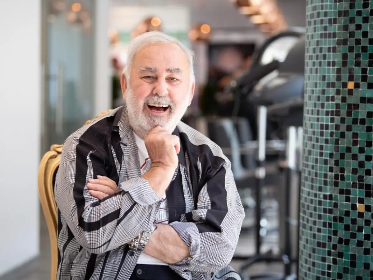 Udo-Walz-in-seinem-Salon-am-Kurfuerstendamm