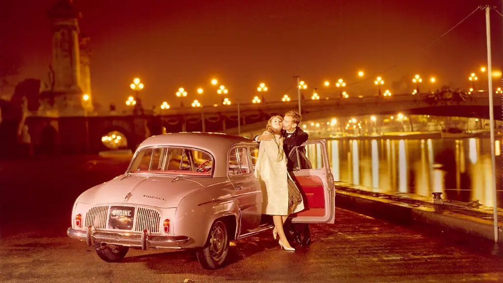 Zum-Verlieben-schoen-So-lautete-das-Urteil-von-Fachjournalisten-ueber-die-1956-eingefuehrte-und-durch-Stardesigner-Pietro-Frua-finalisierte-Ponton-Limousine-Renault-Dauphine