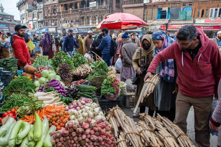 March-11-2024-Srinagar-India-Kashmiri-people-buy-vegetables-at-a-market-in-Srinagar-in-preparation-ahead-of-the-Muslim-holy-fasting-month-of-Ramadan-Muslims-around-the-world-celebrate-the-holy-month-of-Ramadan-by-praying-during-the-night-time-and-abstaining-from-eating-and-drinking-during-the-period-between-sunrise-and-sunset-Ramadan-is-the-ninth-month-in-the-Islamic-calendar-and-it-is-believed-that-the-Quran-s-first-verse-was-revealed-during-its-last-10-nights