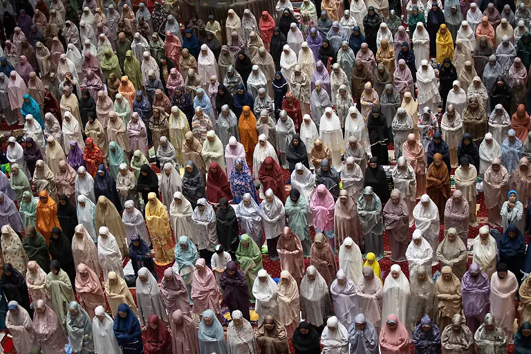 Indonesian-Muslims-are-performing-an-evening-prayer-called-Tarawih-at-Istiqlal-Mosque-in-Jakarta-Indonesia-on-March-11-2024-Muslims-around-the-world-are-celebrating-the-holy-month-of-Ramadan-by-praying-during-the-night-and-abstaining-from-eating-drinking-smoking-and-all-sexual-relations-from-dawn-until-dusk-Ramadan-is-the-ninth-month-of-the-Islamic-calendar-and-it-is-believed-that-the-Quran-s-first-verse-was-revealed-during-its-last-10-nights