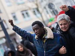 Polizist tötete ihren Bruder: Dramé-Brüder sollen Deutschland verlassen - aber haben noch eine Chance