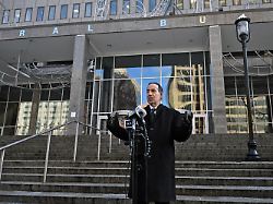 "Zusammengepfercht wie Sardinen": US-Politiker kritisiert unmenschliche Haftbedingungen für Migranten