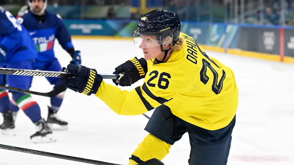 MILANO-ITALIEN-20260211-Sveriges-Rasmus-Dahlin-under-ishockeymatchen-i-grupp-B-mellan-Sverige-och-Italien-i-Santagiulia-Arena-under-OS-i-Milano-Bilden-ingar-i-SPORTPAKET