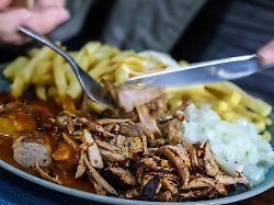 Kalorien-Exzess, Kater-Killer: Der "Taxi-Teller" macht Fast-Food-Fans verrückt