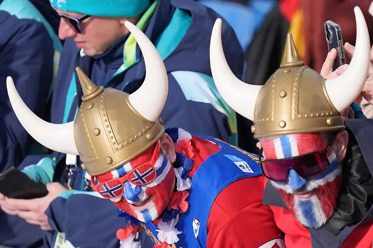 Supporters-during-the-men-s-10-kilometer-sprint-biathlon-race-at-the-Milano-Cortina-2026-Winter-Olympics-in-Anterselva-Italy-February-13-2026-Photo-Davide-Spada-LaPresse-PUBLICATIONxNOTxINxITAxFRAxCHN-Copyright-xDavidexSpada-LaPressex