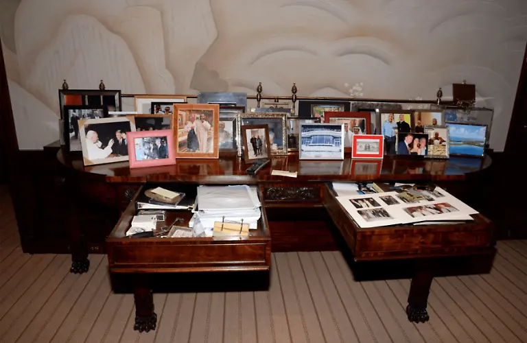 A-view-of-drawers-and-framed-photos-shown-in-Jeffrey-Epstein-s-Manhattan-home-are-seen-in-this-image-released-by-the-Department-of-Justice-in-Washington-D-C-U-S-on-December-19-2025-as-part-of-a-new-trove-of-documents-from-its-investigations-into-the-late-financier-and-convicted-sex-offender-Jeffrey-Epstein-U-S-Justice-Department-Handout-via-REUTERS-THIS-IMAGE-HAS-BEEN-SUPPLIED-BY-A-THIRD-PARTY-THIS-PICTURE-WAS-PROCESSED-BY-REUTERS-TO-ENHANCE-QUALITY-AN-UNPROCESSED-VERSION-HAS-BEEN-PROVIDED-SEPARATELY