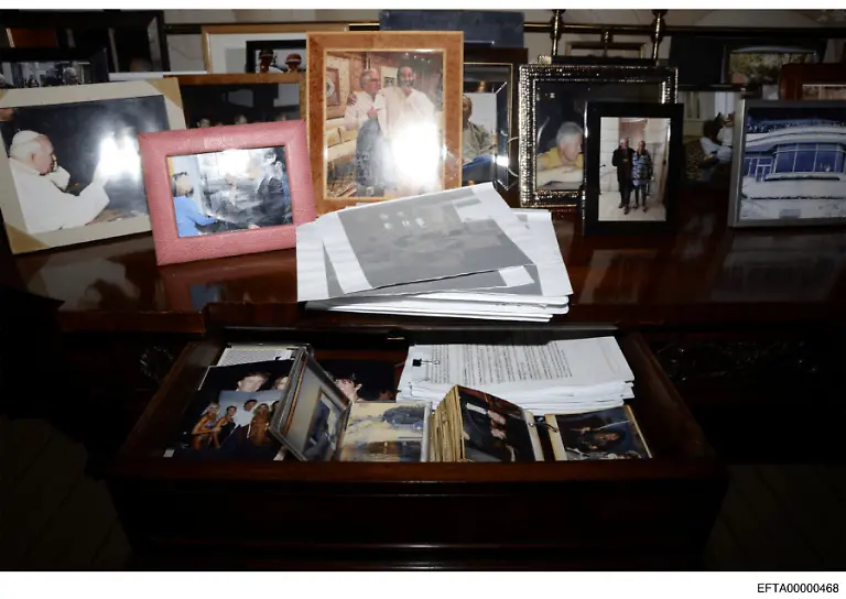 A-view-of-drawers-and-framed-photos-including-of-Donald-Trump-in-Jeffrey-Epstein-s-Manhattan-home-is-seen-in-this-image-released-by-the-Department-of-Justice-in-Washington-D-C-U-S-on-December-19-2025-as-part-of-a-new-trove-of-documents-from-its-investigations-into-the-late-financier-and-convicted-sex-offender-Jeffrey-Epstein-U-S-Justice-Department-Handout-via-REUTERS-THIS-IMAGE-HAS-BEEN-SUPPLIED-BY-A-THIRD-PARTY-THIS-PICTURE-WAS-PROCESSED-BY-REUTERS-TO-ENHANCE-QUALITY-AN-UNPROCESSED-VERSION-HAS-BEEN-PROVIDED-SEPARATELY