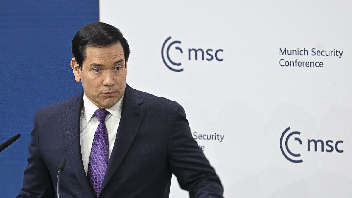 Playing with kid gloves in Munich: Rubio delivers a deceptively friendly ...