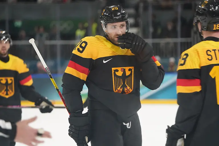 Milano-Cortina-2026-Winter-Olympic-Games-Olympische-Winter-Olympische-spiele-2026-Icehockey-Eishockey-Maenner-Men-s-Preliminary-Round-Vorrunde-Deutschland-vs-Lettland-Germany-vs-Latvia-Hockey-Arena-Milano-Mailand-Leon-Draisaitl-Deutschland-Germany-GER-Photocopyright-Gladys-Chai-von-der-Laage