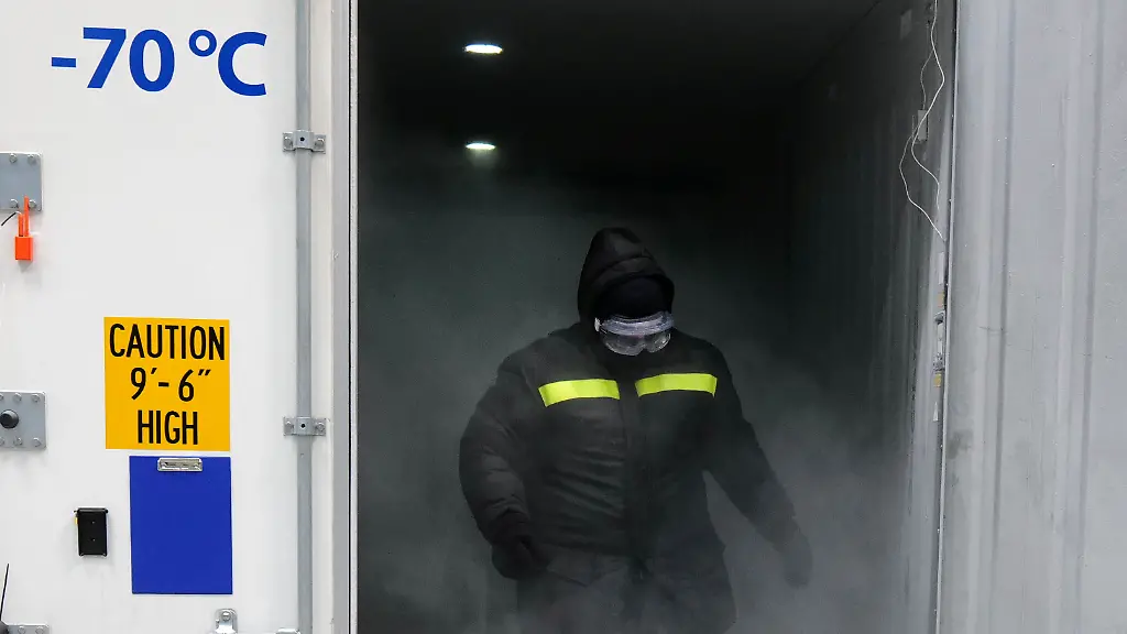 2020-11-18T131313Z-349952240-RC2P5K9SL0EJ-RTRMADP-3-HEALTH-CORONAVIRUS-GERMANY