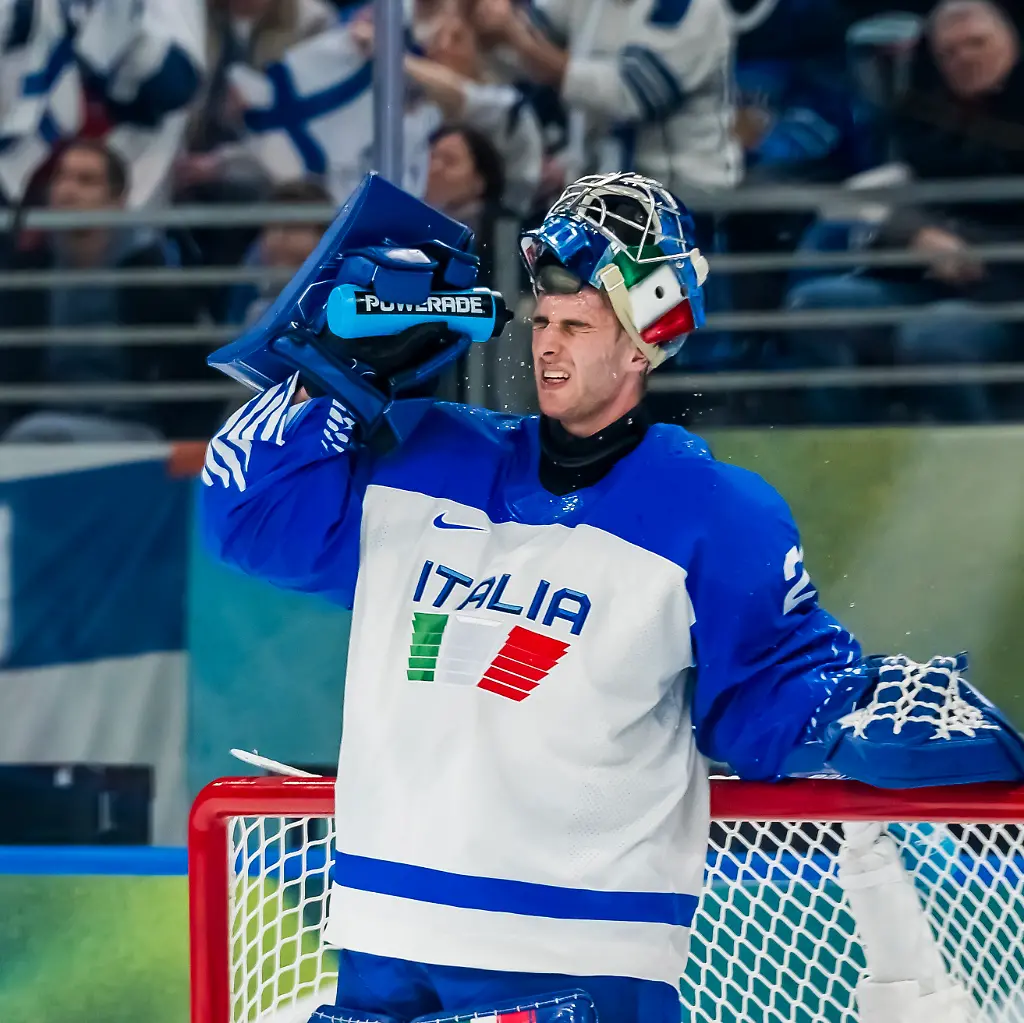 February-14-2026-Milan-Lombardy-Italy-Goalkeeper-Damian-Clara-20-of-Team-Italy-takes-a-break-during-the-match-against-Team-Finland-in-the-Preliminary-Round-Group-B-at-the-Milano-Santagiulia-Ice-Hockey-Arena-in-MILAN-Italy-during-the-2026-Milano-Cortina-Winter-Olympics-Credit-Image-A-Walter-G