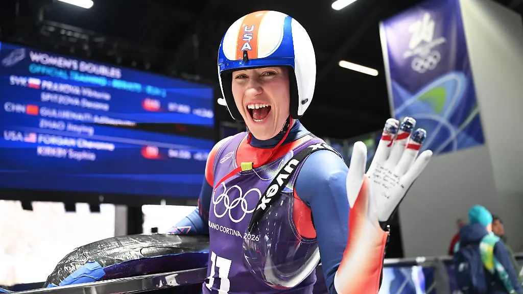Olympia-Olympische-Winterspiele-Mailand-Cortina-2026-Rodeln-Doppelsitzer-Training-Sophia-Kirkby-USA-reagiert-im-Ziel-Kirkby-sucht-bei-den-Olympischen-Winterspielen-ganz-offen-nach-Flirts-Die-24-Jaehrige-will-bei-den-Winterspielen-Dating-Plattformen-nutzen-und-gibt-auch-Fans-eine-Chance