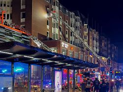 Großeinsatz nahe Hauptbahnhof: Vermisste nach Wohnungsbrand über Kieler Einkaufszentrum