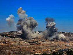 Waffenlager und Raketenwerfer: Israel greift Hisbollah-Ziele im Libanon an