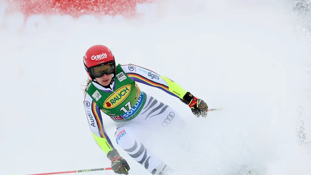 Alpine-Skiing-FIS-Alpine-Ski-World-Cup-Women-s-Giant-Slalom-Soelden-Austria-October-25-2025-Germany-s-Lena-Durr-in-action-during-her-second-run-REUTERS-Leonhard-Foeger