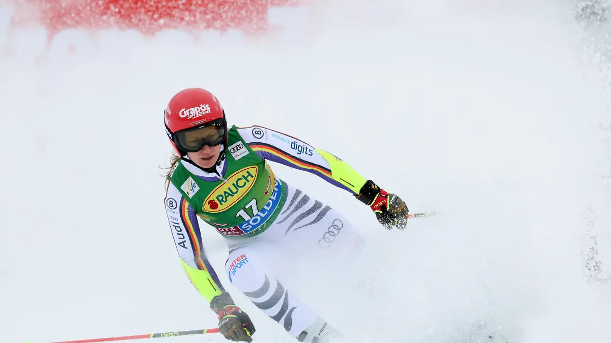 2025-10-25T114134Z_1434965258_UP1ELAP0WH8W0_RTRMADP_3_ALPINE-SKIING-WOMEN
