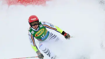 2025-10-25T114134Z_1434965258_UP1ELAP0WH8W0_RTRMADP_3_ALPINE-SKIING-WOMEN