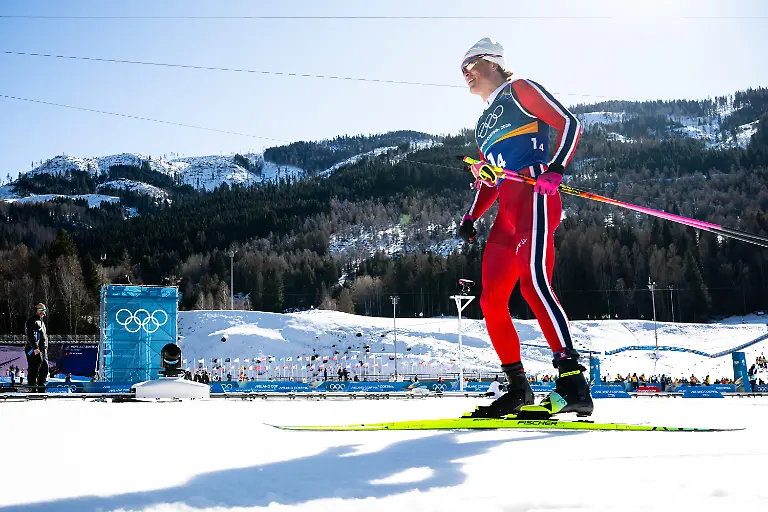 260215-Johannes-Høsflot-Klæbo-of-Norway-celebrates-when-competing-in-the-men-s-4-x-7-5km-relay-cross-country-skiing-race-during-day-9-of-the-2026-Winter-Olympics-on-February-15-2026-in-Val-di-Fiemme