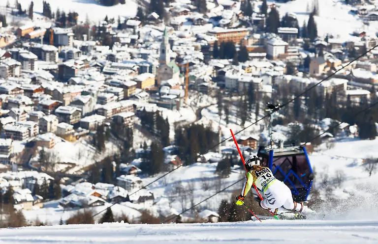Alpine-Skiing-FIS-Alpine-World-Ski-Championships-Cortina-d-Ampezzo-Italy-February-20-2021-Germany-s-Lena-Durr-in-action-during-her-second-run-in-the-Women-s-Slalom-REUTERS-Denis-Balibouse