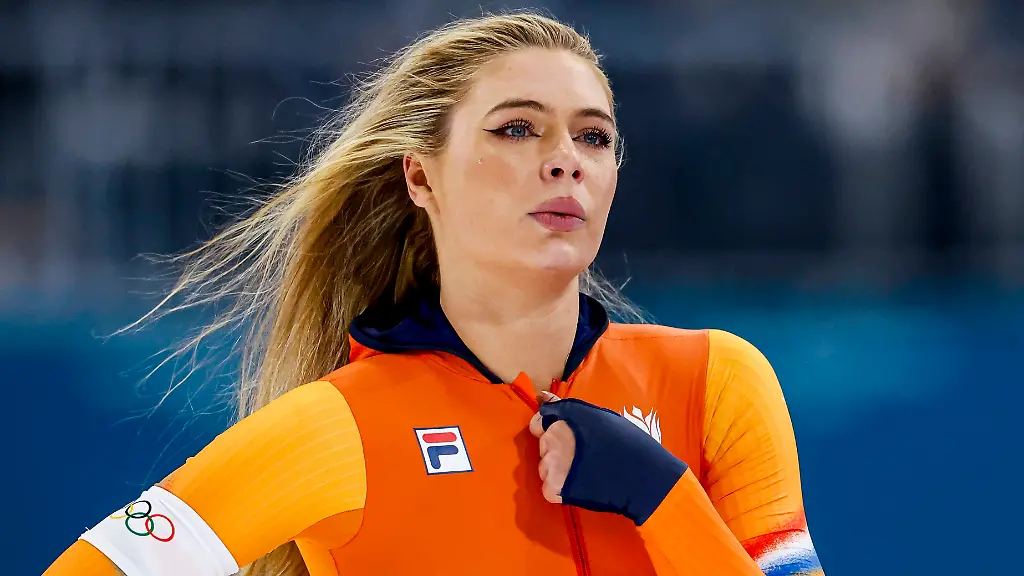 Jutta-Leerdam-of-the-Netherlands-looks-on-after-competing-on-the-Speed-Skating-Women-s-500m-on-day-nine-of-the-Milano-Cortina-2026-Winter-Olympics-at-Milano-Speed-Skating-Stadium-on-February-15-2026-in-Milan-Italy